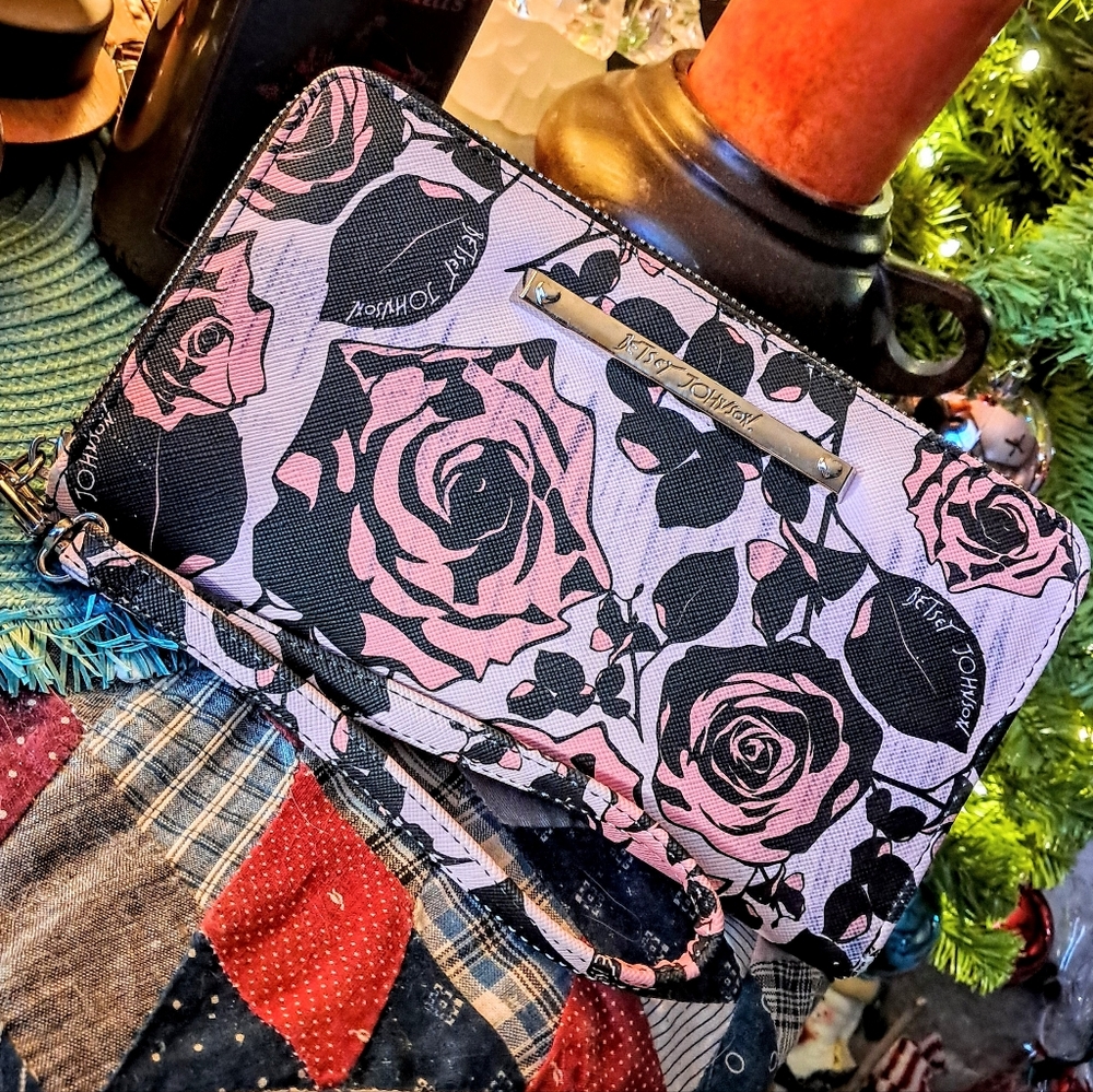 Betsey Johnson Black & Pink Floral Zipper Wristlet Wallet Clutch